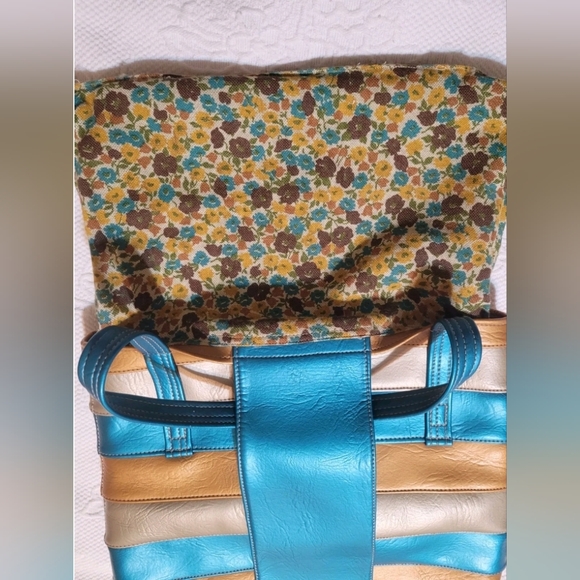 Super Cool And Unique Vintage Blue and Gold Women's Tote Bag. Vegan - Vinyl - Picture 4 of 8